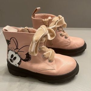 Minnie Mouse Boots